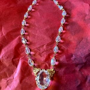 Farrah crystal necklace